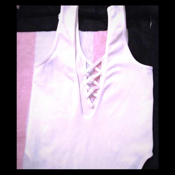 SOLD! F21  RIBBED SEAMLESS CORSET FRONT BODY SUIT - Picture 3 of 6